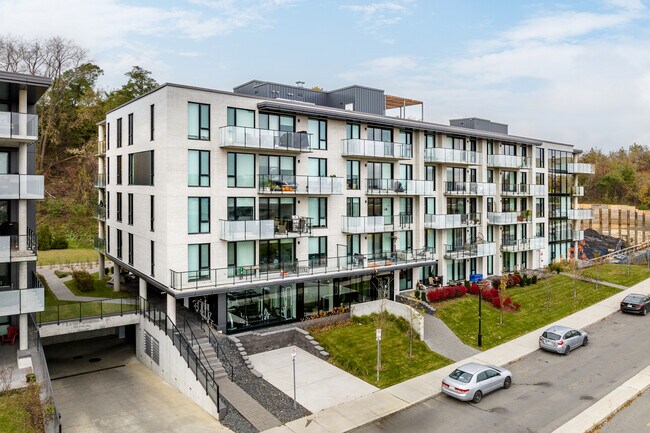 Bellevue Phase 2 in Montréal, QC - Building Photo - Building Photo