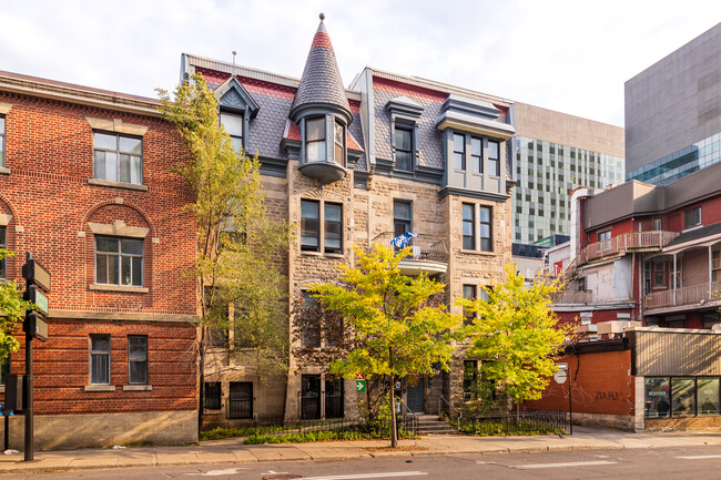 416 René Lévesque Boul E in Montréal, QC - Building Photo - Building Photo