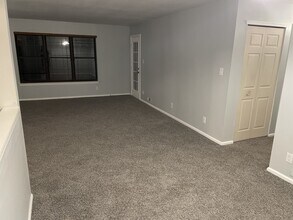 190 Collin Ct in Mount Laurel, NJ - Building Photo - Building Photo