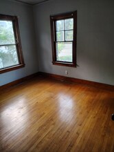 1121 E Ash St in Springfield, IL - Foto de edificio - Building Photo