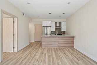 3729 Lancaster Ave in Philadelphia, PA - Foto de edificio - Building Photo