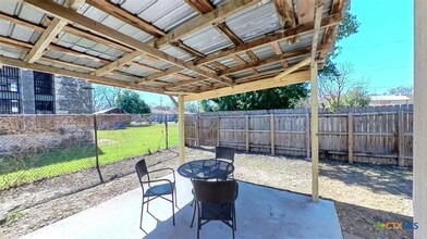 160 S Fredericksburg St in San Marcos, TX - Building Photo - Building Photo