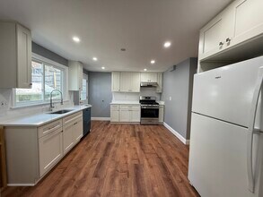 221 S Central Ave in Quincy, MA - Building Photo - Building Photo