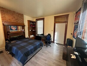 2317 Flora St in Cincinnati, OH - Building Photo - Building Photo