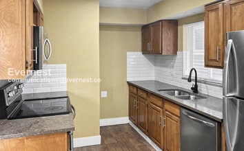 1006 E 15th Ave in Columbus, OH - Building Photo - Building Photo