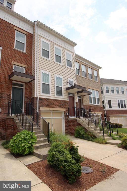 42637 New Dawn Terrace in Ashburn, VA - Building Photo - Building Photo