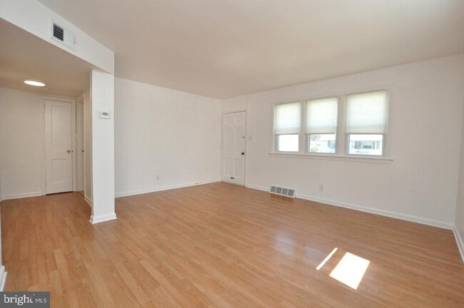 432 N Coles Ave in Maple Shade, NJ - Building Photo - Building Photo