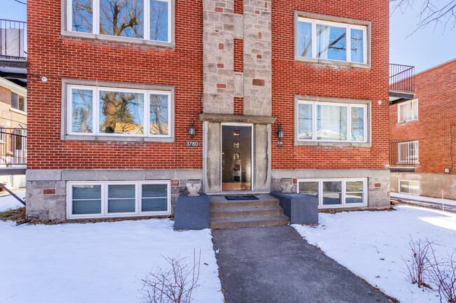 3780 Édouard-Montpetit Boul in Montréal, QC - Building Photo - Building Photo