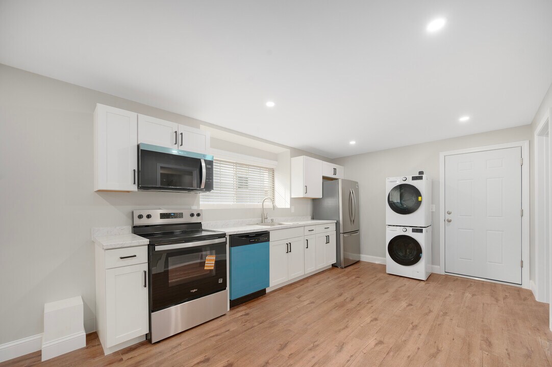28 Grosvenor Ave, Unit G in Providence, RI - Building Photo