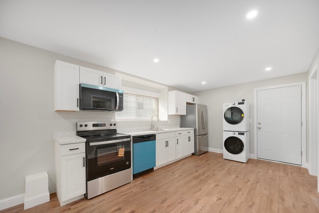 28 Grosvenor Ave, Unit G