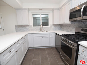 18612 Dearborn St in Los Angeles, CA - Building Photo - Building Photo