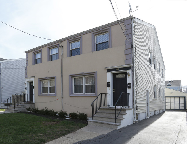 720-722 Ogden St in Elizabeth, NJ - Building Photo - Building Photo