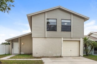 10375 Chadbourne Dr in Tampa, FL - Building Photo