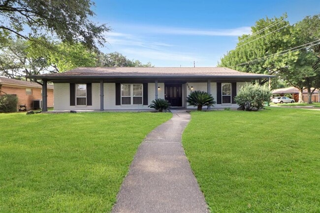 5602 Sylmar Rd