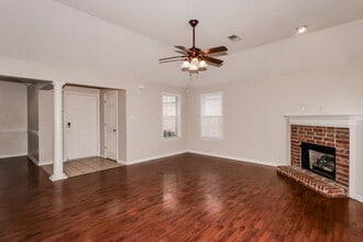 10255 Green Moss Dr S in Cordova, TN - Building Photo - Building Photo