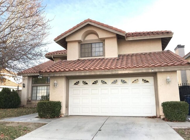 3112 Caminito Ln in Palmdale, CA - Foto de edificio - Building Photo