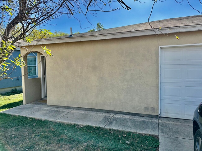 property at 4312 Covenant Ct