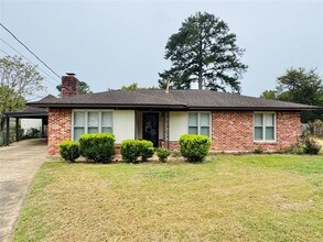 6443 Yates Ct in Montgomery, AL - Foto de edificio - Building Photo