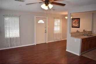2432 38th Ave N in Texas City, TX - Building Photo - Building Photo