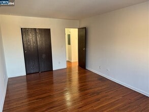 107 Bellgrove Dr in Mahwah, NJ - Building Photo - Building Photo