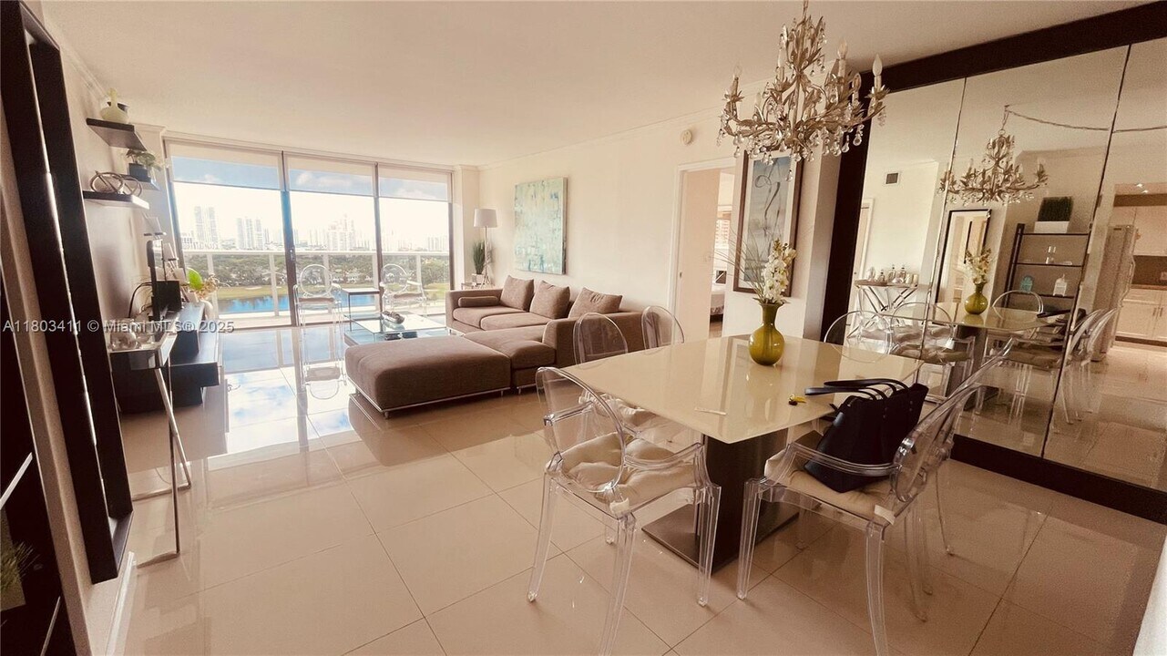 3675 N Country Club Dr in Aventura, FL - Building Photo