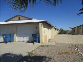 827 Baseline Rd in Bullhead City, AZ - Building Photo