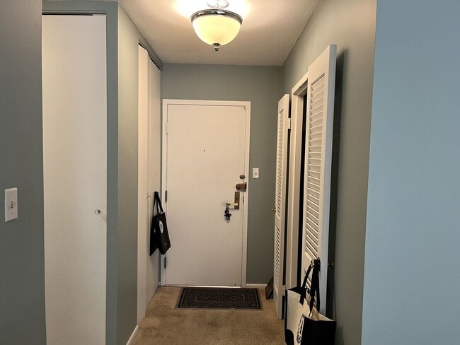 777 N Michigan Ave in Chicago, IL - Building Photo - Building Photo