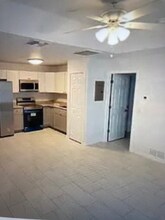 2912 SE Santa Barbara Pl in Cape Coral, FL - Building Photo - Building Photo