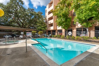 FOUR SEASONS in Walnut Creek, CA - Foto de edificio - Building Photo