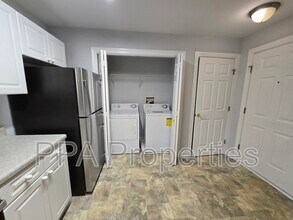 929 Morreene Rd in Durham, NC - Foto de edificio - Building Photo