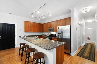 1801 W Addison St in Chicago, IL - Building Photo - Building Photo