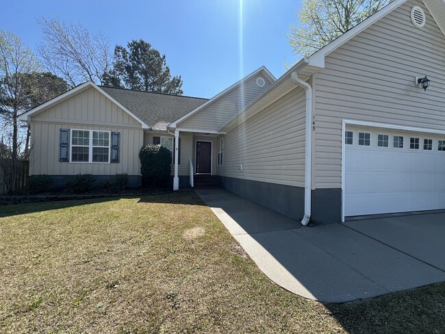 145 Broadleaf Dr in Jacksonville, NC - Building Photo - Building Photo