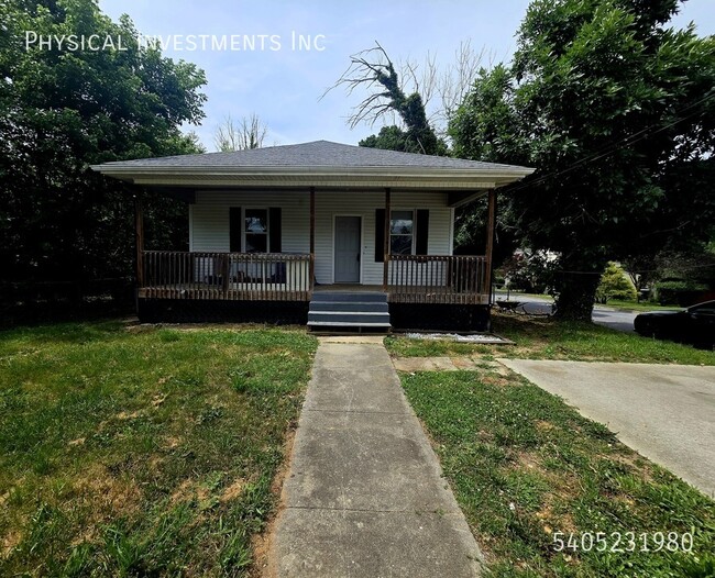 property at 1547 Riverdale Rd SE