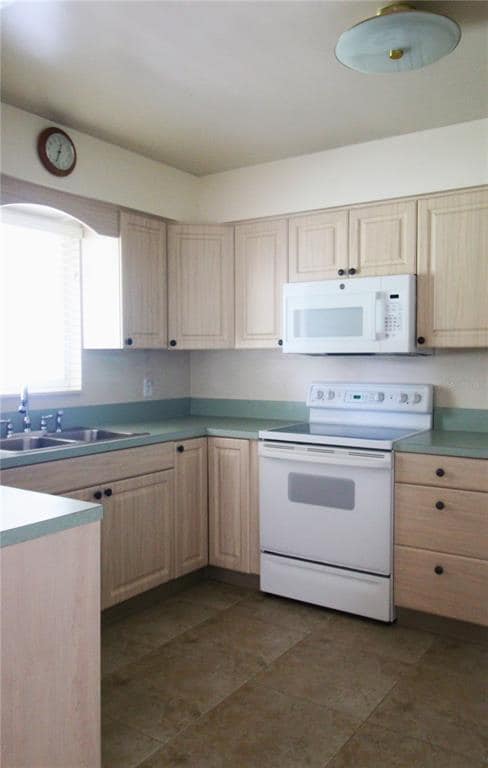 4135 Deerfield Dr in Sarasota, FL - Building Photo - Building Photo