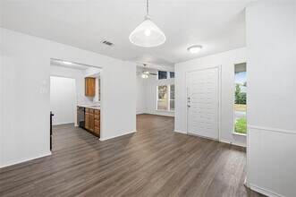 518 Guerin Dr in Arlington, TX - Building Photo - Building Photo