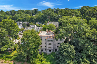 59 Kensington Rd in Bronxville, NY - Building Photo - Building Photo