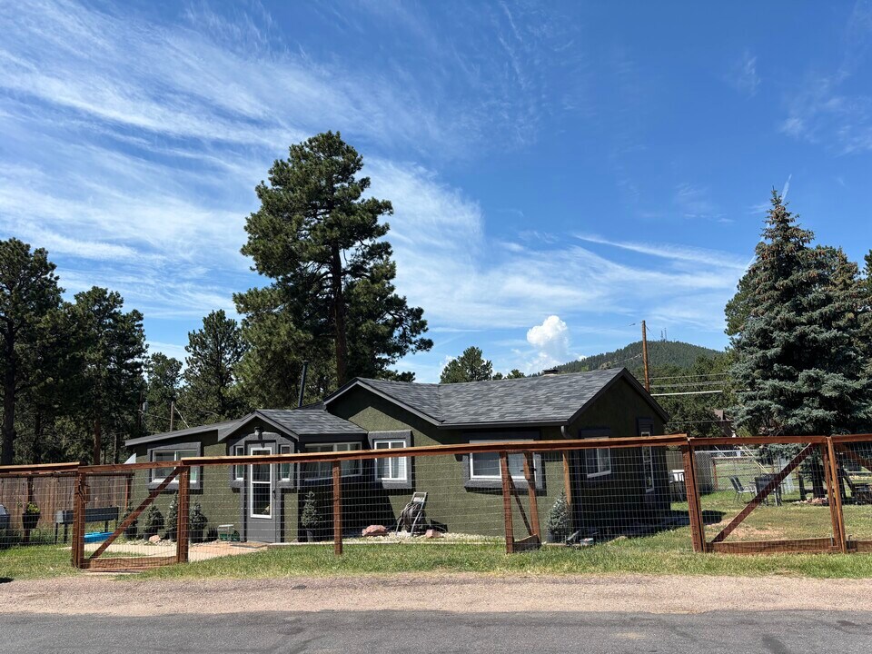 404 S Scott Ave in Woodland Park, CO - Building Photo