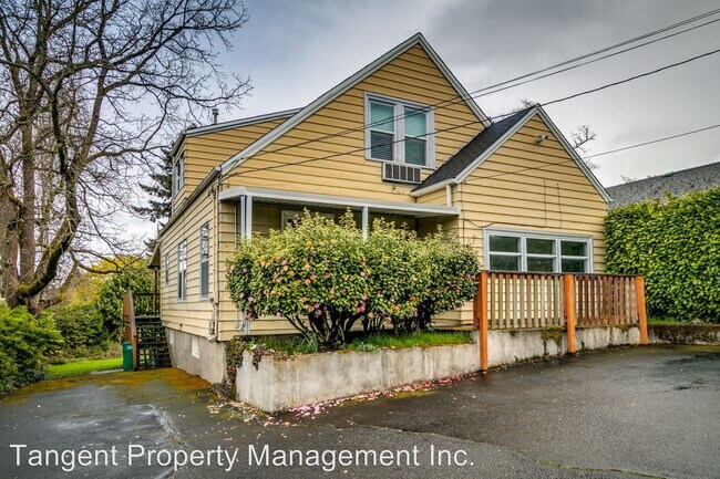 6315 E Burnside St in Portland, OR - Building Photo - Building Photo