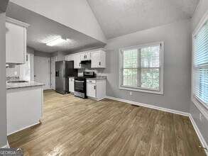 6825 Wells Ct in Cumming, GA - Building Photo - Building Photo