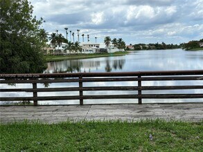 5316 SW 153rd Ct in Miami, FL - Building Photo - Building Photo