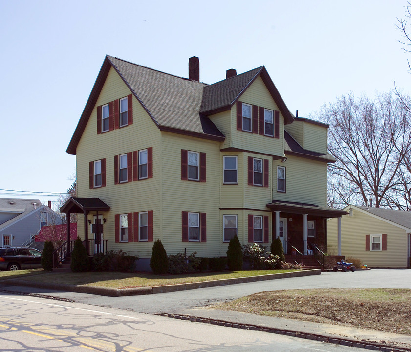 62 Purchase St in Taunton, MA - Building Photo