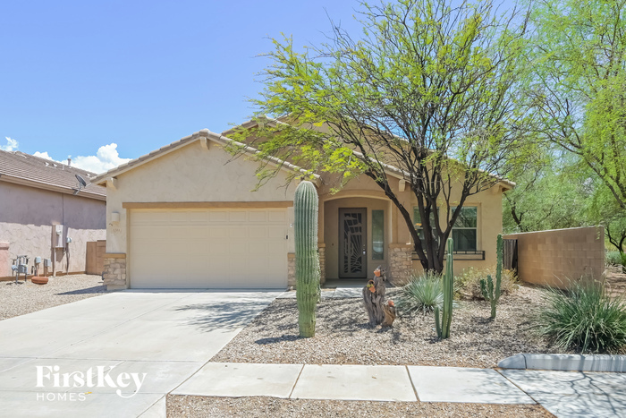 1201 W Doolan Dr in Oro Valley, AZ - Foto de edificio