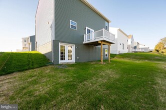 192 Ludgate Mnr in Falling Waters, WV - Building Photo - Building Photo