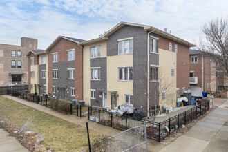 Shengshi Square in Chicago, IL - Foto de edificio - Building Photo