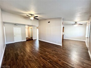 6446 Meadowlark Ln in Las Vegas, NV - Building Photo - Building Photo