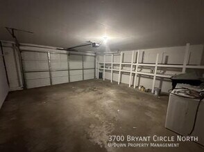 3700 Bryant Cir in Anoka, MN - Foto de edificio - Building Photo