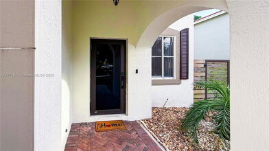 2261 SE 2nd St in Homestead, FL - Building Photo - Building Photo