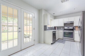 12205 Arrowwood Dr in Austin, TX - Building Photo - Building Photo