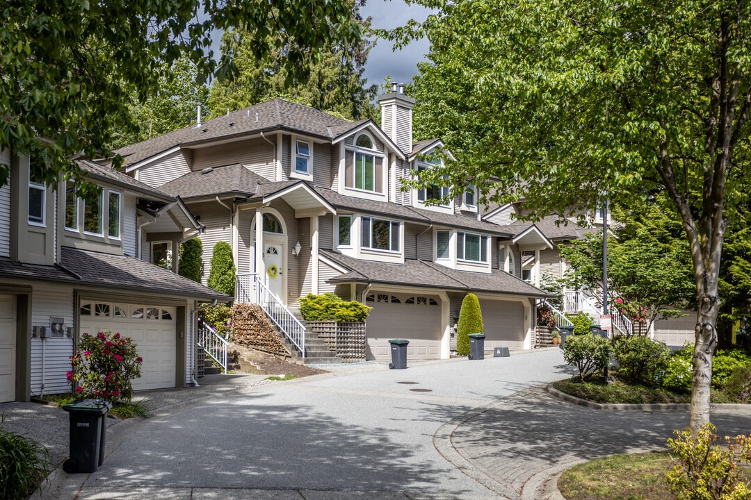 101 Parkside Dr in Port Moody, BC - Building Photo