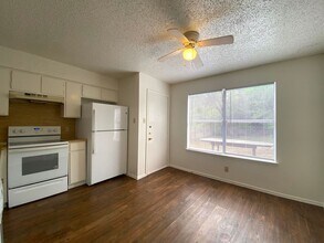 1509 Cinnamon Path-Unit -A in Austin, TX - Building Photo - Building Photo